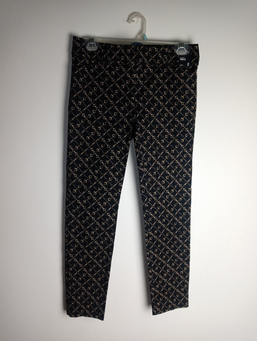 New York & Company The Audrey Ankle Pant With Gold Chain Print Size 2